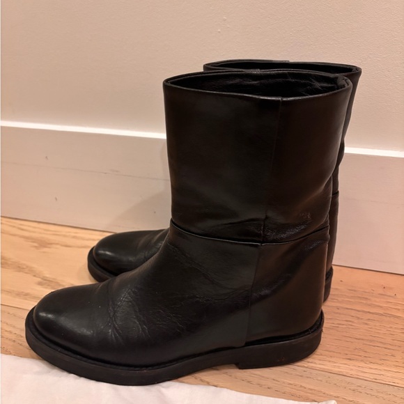 Massimo Dutti Elegant Black Leather Ankle Boots - Picture 3 of 7